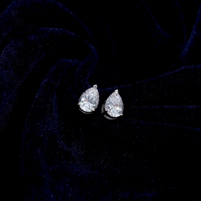 S925 Pear Cut Synthetic Moissanite Prong Stud Earrings For Men Women