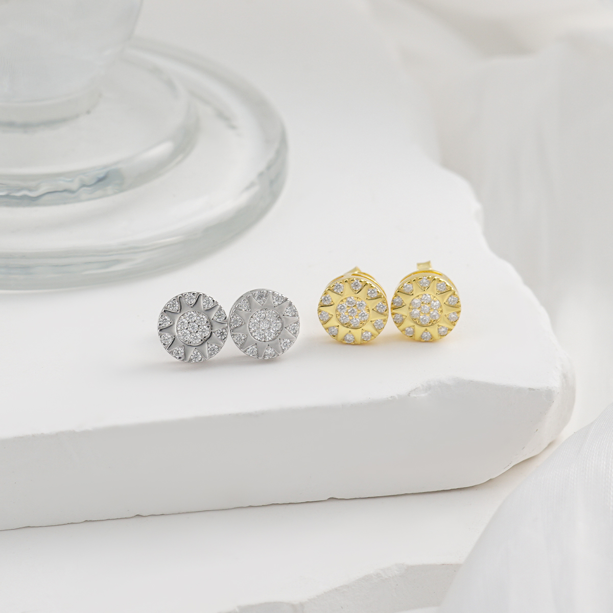 Sunburst Glow Stud Earrings S925 VVS Synthetic Moissanite Studs Unisex Earrings Jewelry Perfect Gift for Men Women Birthday Mother??s Day