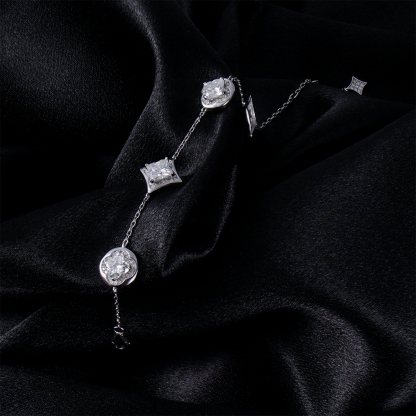 4.5ct Brilliant Four-Leaf Clover Adjustable Bracelet Lab-Created Moissanite Bracelet S925 Sterling Silver Moissanite Jewelry Engagement Wedding Anniversary Perfect Gifts