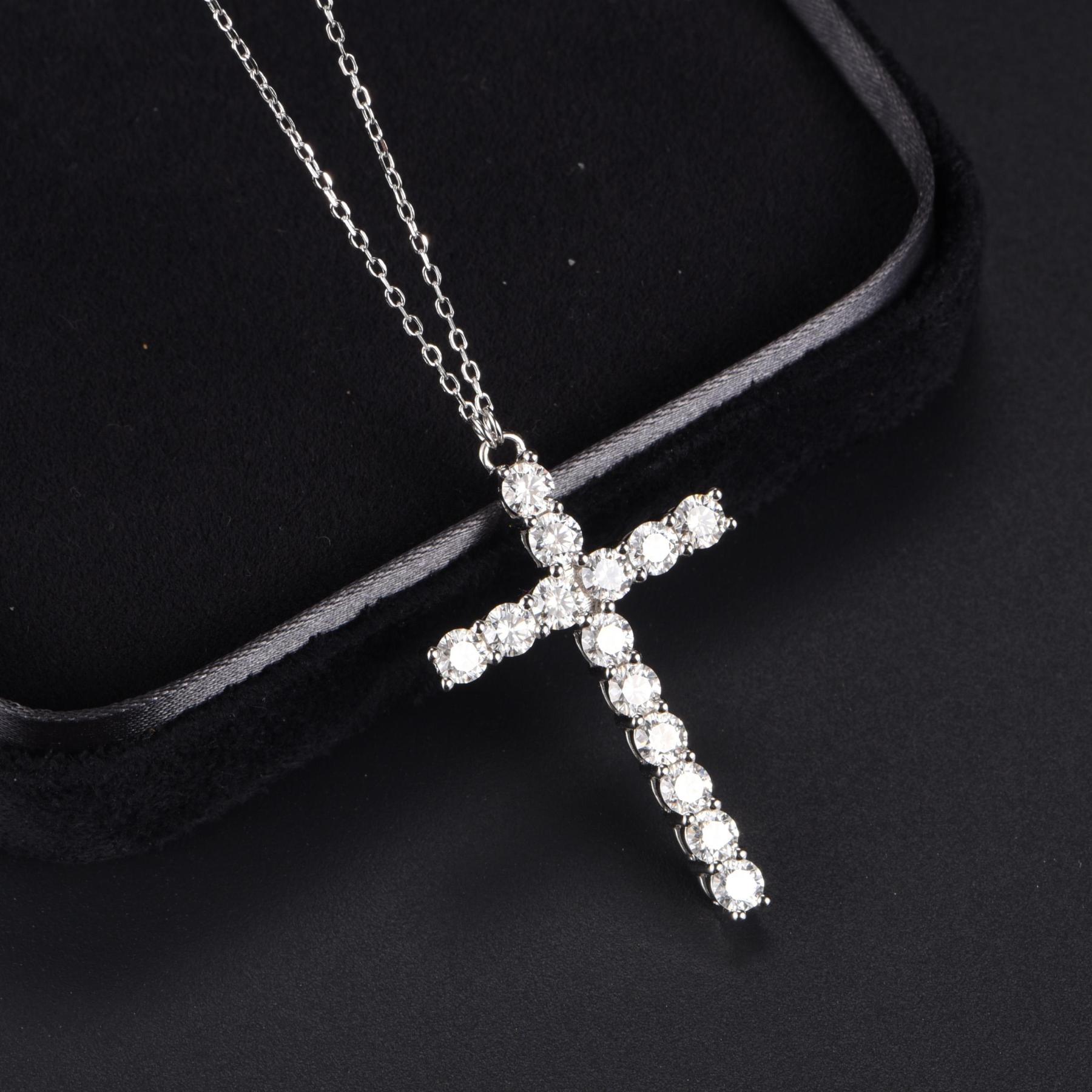 0.9ct Bling Cross Necklace D Color VVS Synthetic Moissanite S925 Pendant Necklace Chain Jewelry Perfect for Any Occasion & Everyday Wear Birthday Anniversary Gift for Men Women Silver Earrings Golden Earrings Wedding Set