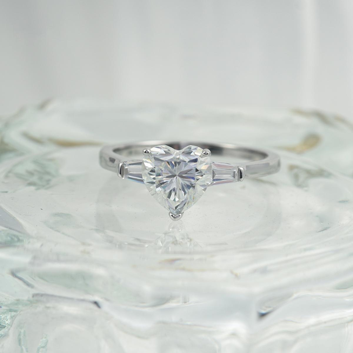 S925 2ct Heart Synthetic Moissanite Engagement Ring
