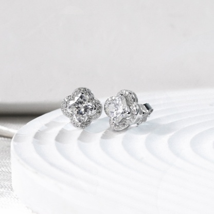 Delzzad Sparkling Iced-Out Clover Earrings Lab-Created Moissanite Stud Earring S925 Sterling Silver Moissanite Jewelry Engagement Wedding Anniversary Perfect Gifts