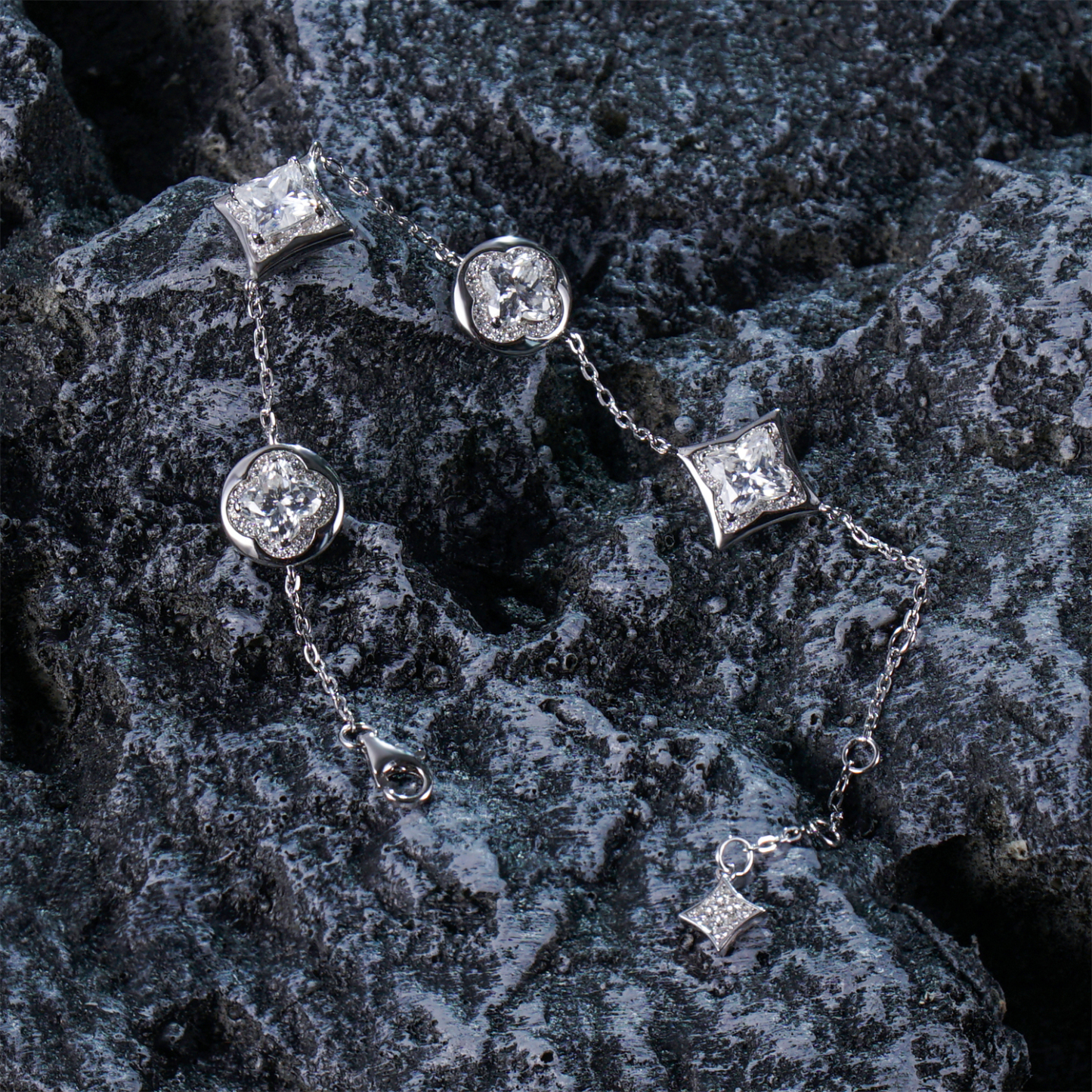 4.5ct Brilliant Four-Leaf Clover Adjustable Bracelet Lab-Created Moissanite Bracelet S925 Sterling Silver Moissanite Jewelry Engagement Wedding Anniversary Perfect Gifts