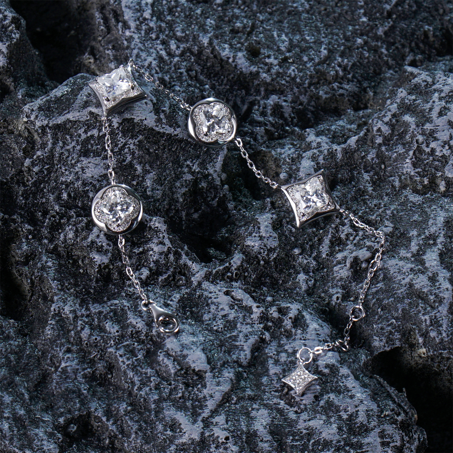 4.5ct Brilliant Four-Leaf Clover Adjustable Bracelet Lab-Created Moissanite Bracelet S925 Sterling Silver Moissanite Jewelry Engagement Wedding Anniversary Perfect Gifts