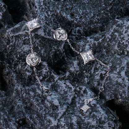 4.5ct Brilliant Four-Leaf Clover Adjustable Bracelet Lab-Created Moissanite Bracelet S925 Sterling Silver Moissanite Jewelry Engagement Wedding Anniversary Perfect Gifts