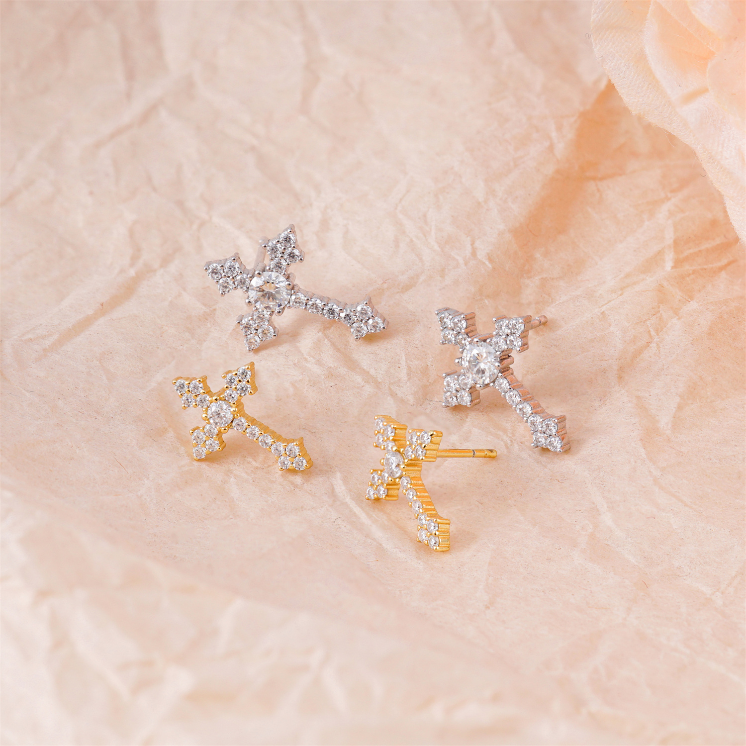 Cross Prong Stud Earrings S925 & D Color VVS Synthetic Moissanite