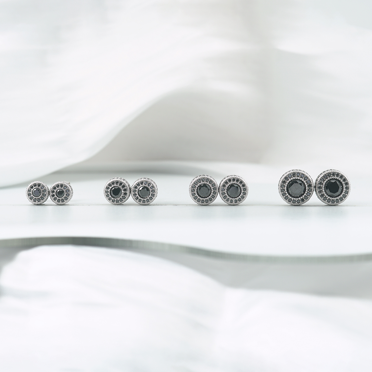 IcePulse Round Bling Stud Earrings 925S & VVS Moissanite