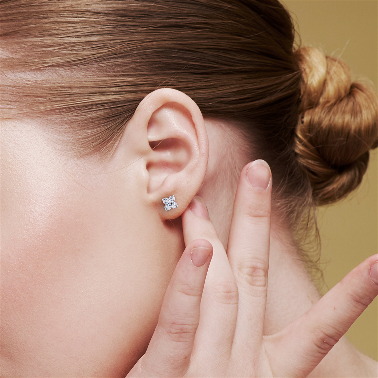 Delzzad Twinkling Four-Leaf Clover Prong Stud Earrings Lab-Created Moissanite Stud Earring S925 Sterling Silver Moissanite Jewelry Perfect Birthday Gift for Men Women Wedding Set