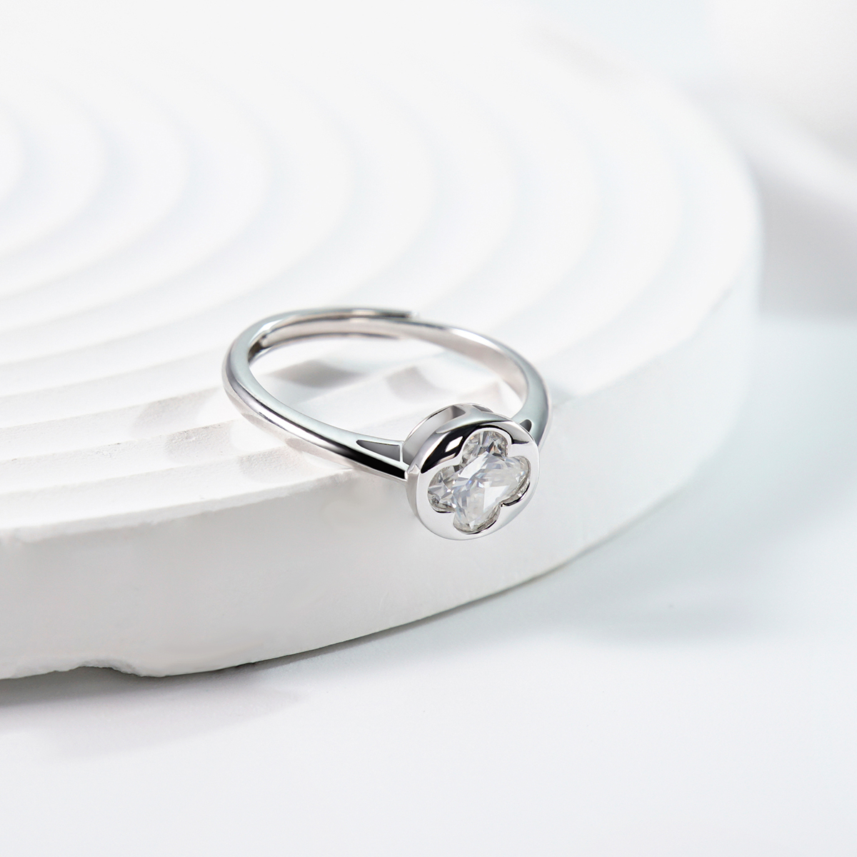 Delzzad 1ct Adjustable Four-Leaf Clover Blossom Ring Lab-Created Moissanite Engagement Ring S925 Sterling Silver Moissanite Jewelry Perfect Gift