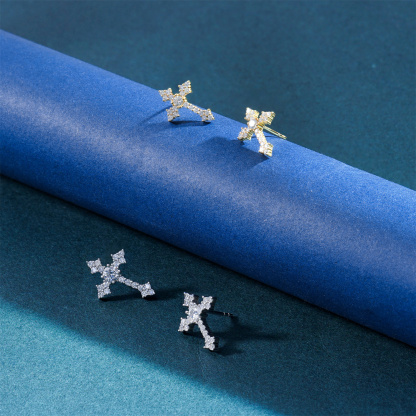 Cross Prong Stud Earrings S925 & D Color VVS Synthetic Moissanite