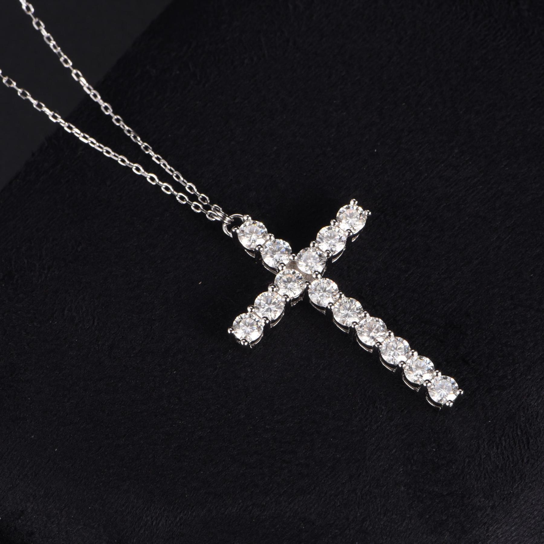 0.9ct Bling Cross Necklace D Color VVS Synthetic Moissanite S925 Pendant Necklace Chain Jewelry Perfect for Any Occasion & Everyday Wear Birthday Anniversary Gift for Men Women Silver Earrings Golden Earrings Wedding Set