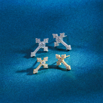 Cross Prong Stud Earrings S925 & D Color VVS Synthetic Moissanite