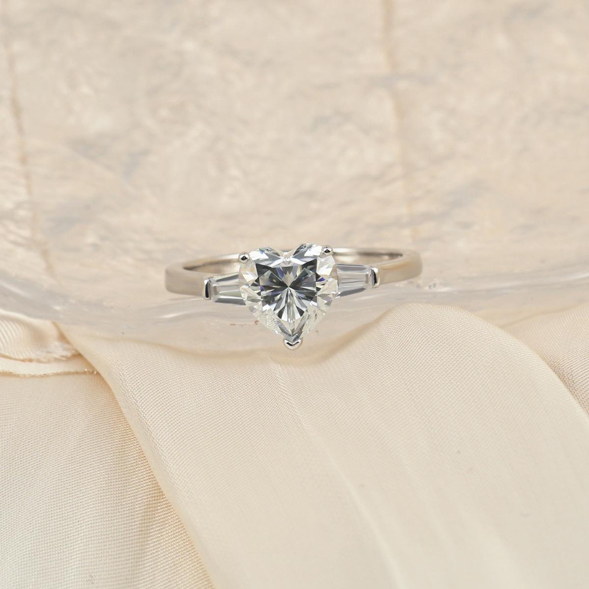 S925 2ct Heart Synthetic Moissanite Engagement Ring
