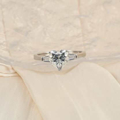 S925 2ct Heart Synthetic Moissanite Engagement Ring