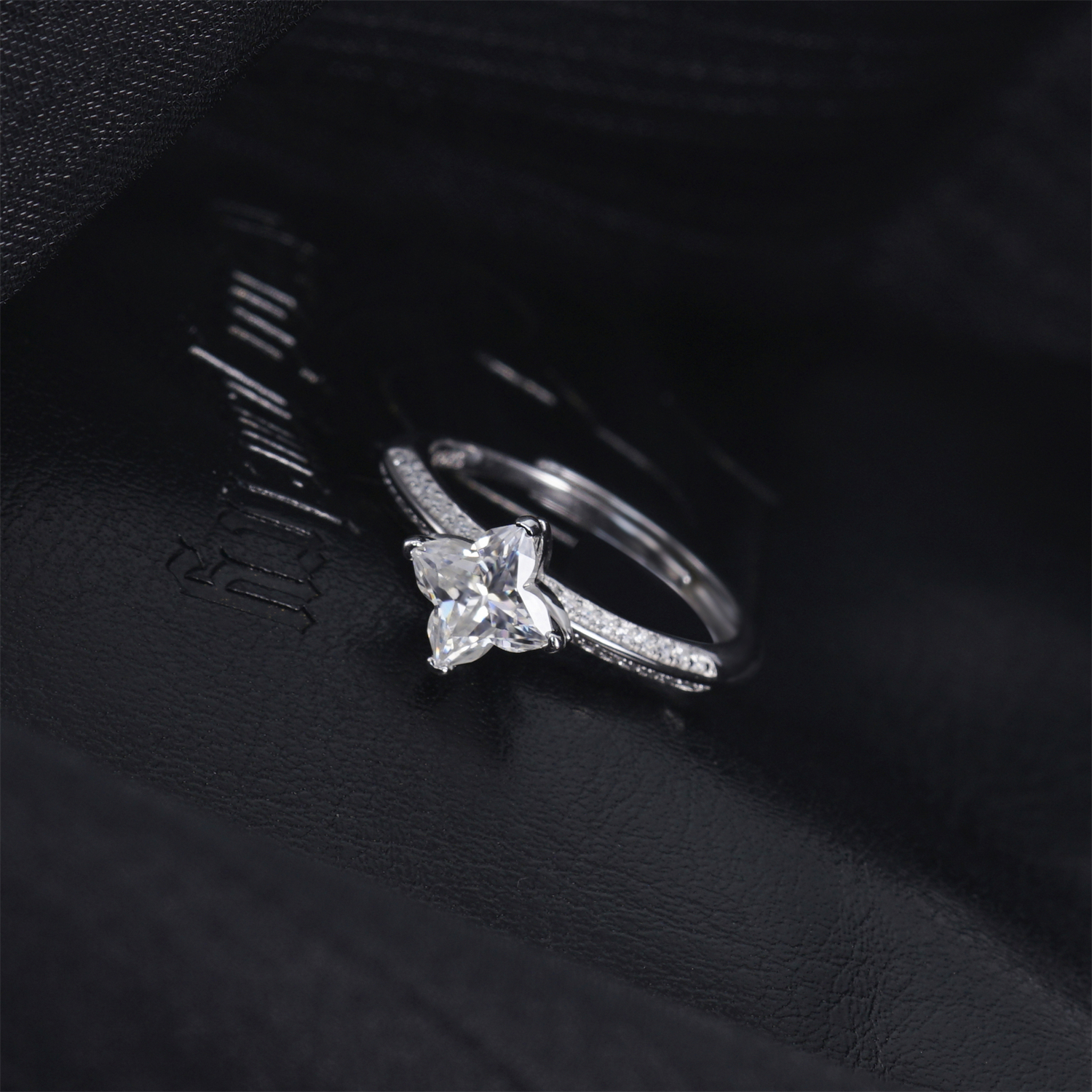 Delzzad Bling Adjustable Four-Leaf Ring Lab-Created Moissanite Engagement Ring S925 Sterling Silver Moissanite Jewelry Perfect Gift