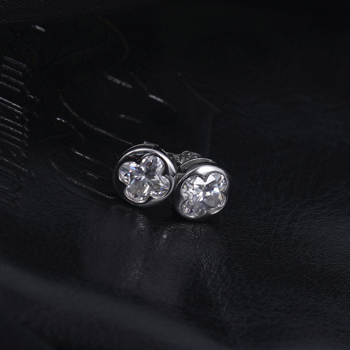 Delzzad Four-Leaf Clover Stud Earrings Lab-Created Moissanite Stud Earring S925 Sterling Silver Moissanite Jewelry Perfect Gift for Men Women Wedding Set