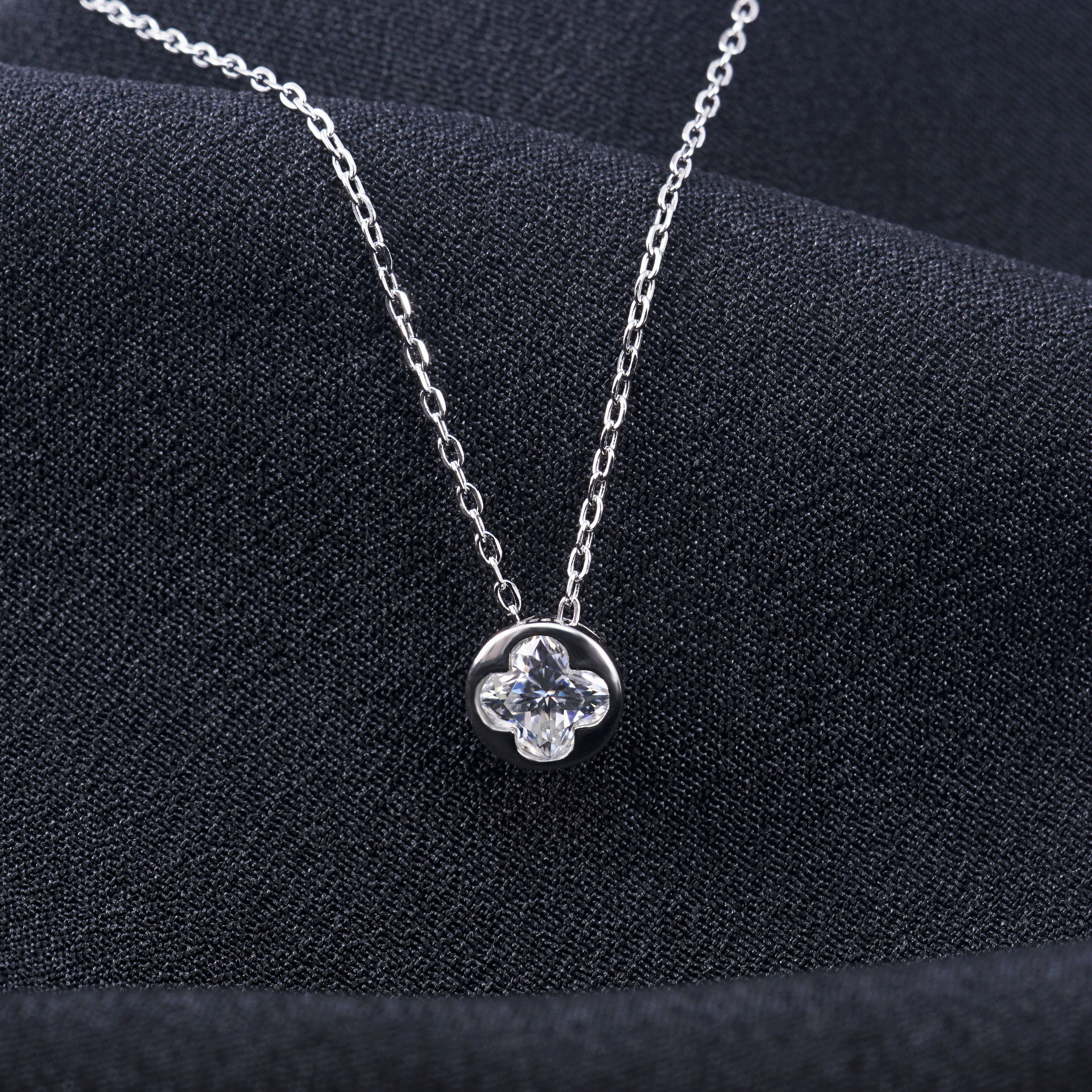 Delzzad 1ct Bloom Clover Cut Pendant Necklace Lab-Created Moissanite Necklace S925 Sterling Silver Moissanite Jewelry Engagement Wedding Anniversary Perfect Gifts