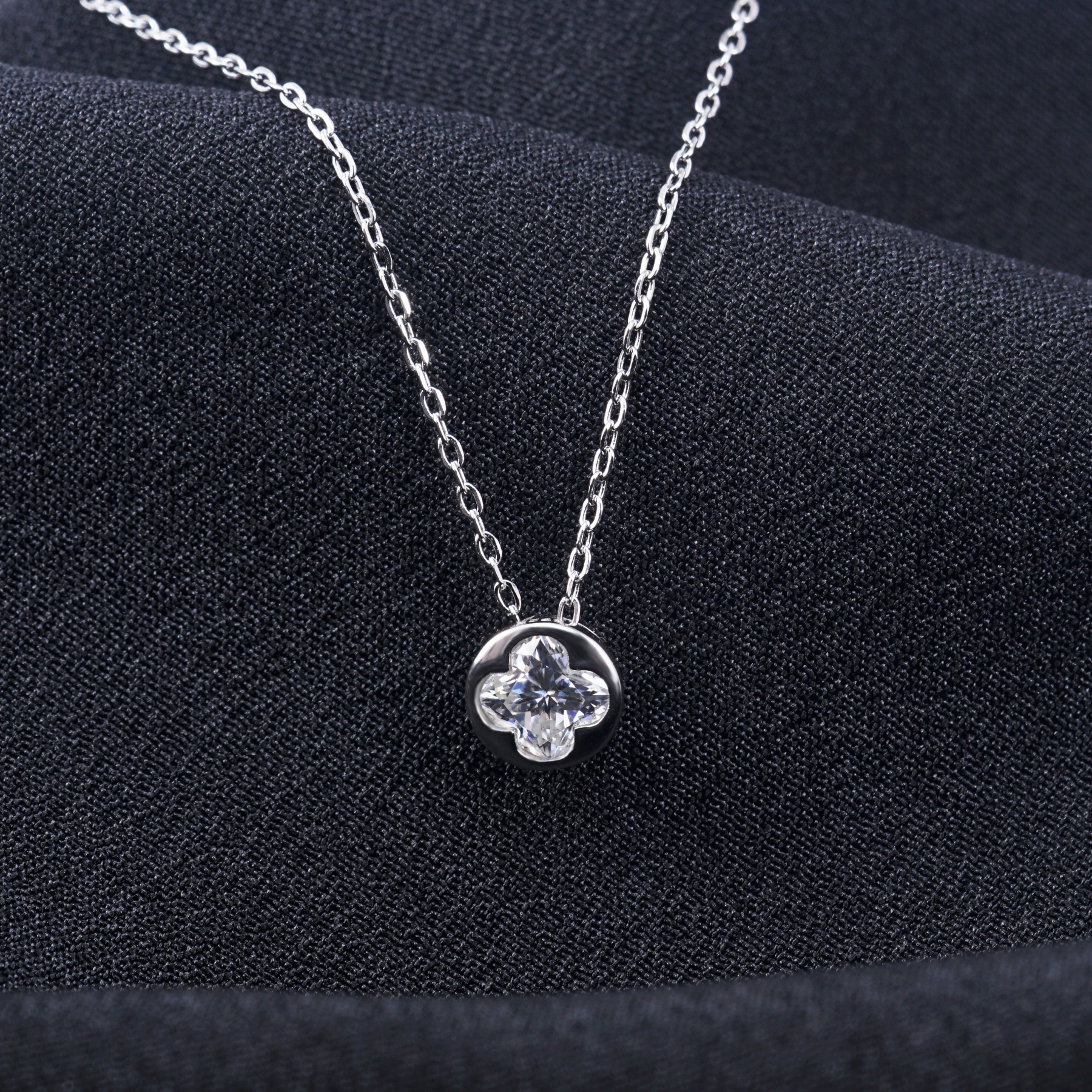 Delzzad 1ct Bloom Clover Cut Pendant Necklace Lab-Created Moissanite Necklace S925 Sterling Silver Moissanite Jewelry Engagement Wedding Anniversary Perfect Gifts