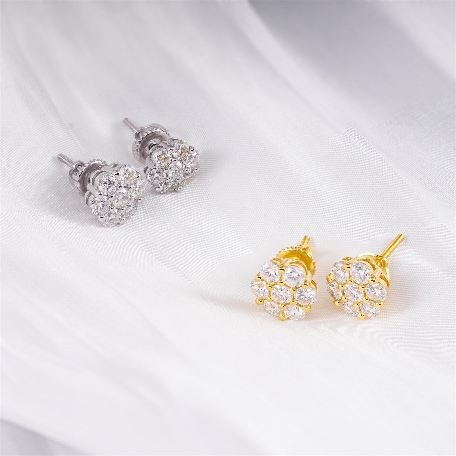 IcyBloom Floral Shine Stud Earrings 925S & VVS Moissanite