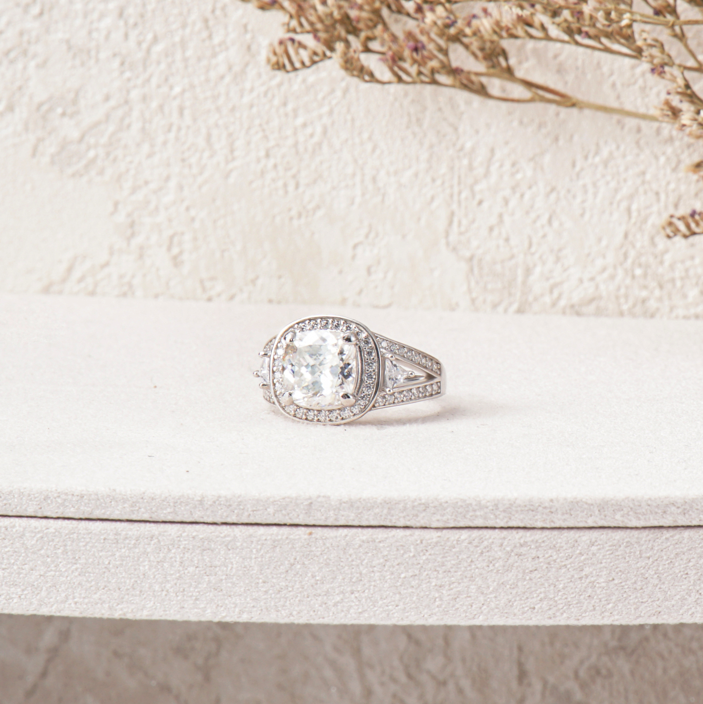 2.5ct Cushion Synthetic Moissanite Vintage Ring S925