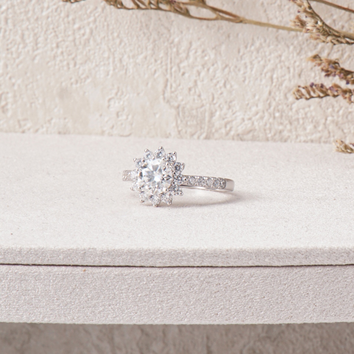 1ct Round Synthetic Moissanite Sunflower Ring S925