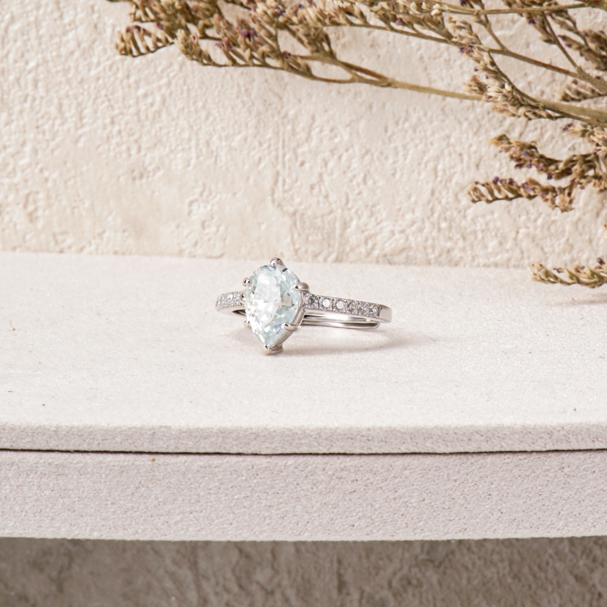 2ct Shiny Pear Band Ring Synthetic Moissanite Ring S925