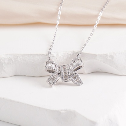 0.8ct Bow-tie Necklace VVS Synthetic Moissanite S925 Chain