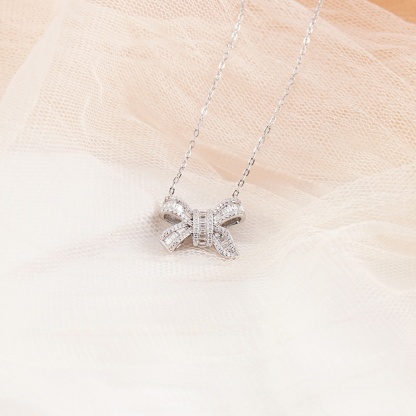 0.8ct Bow-tie Necklace VVS Synthetic Moissanite S925 Chain