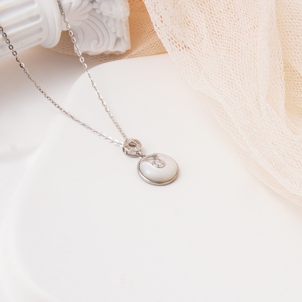 Classic Synthetic Moissanite Shell Pendant Necklace Chain S925