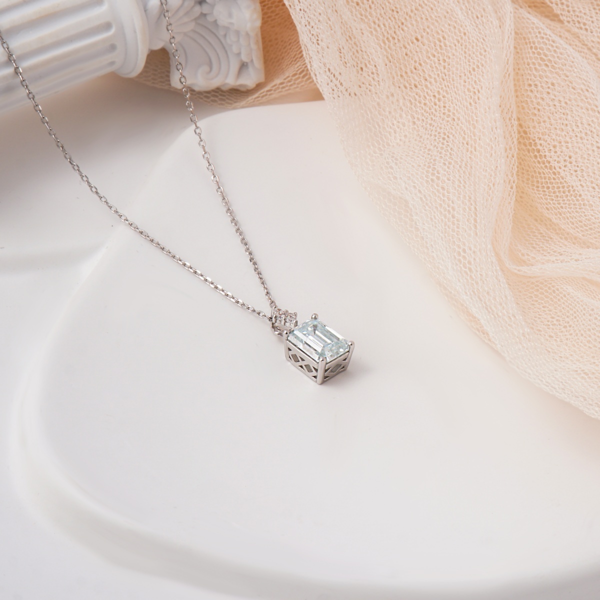 3ct Paraiba Synthetic Moissanite Exquisite Pendant Necklace Chain S925