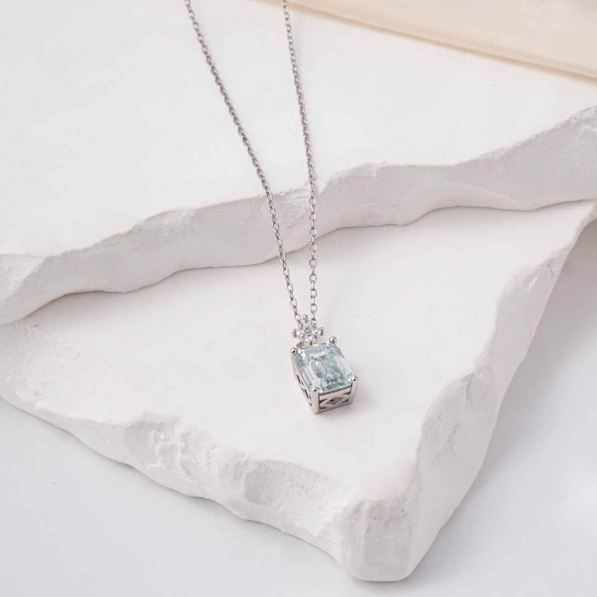 3ct Paraiba Synthetic Moissanite Exquisite Pendant Necklace Chain S925