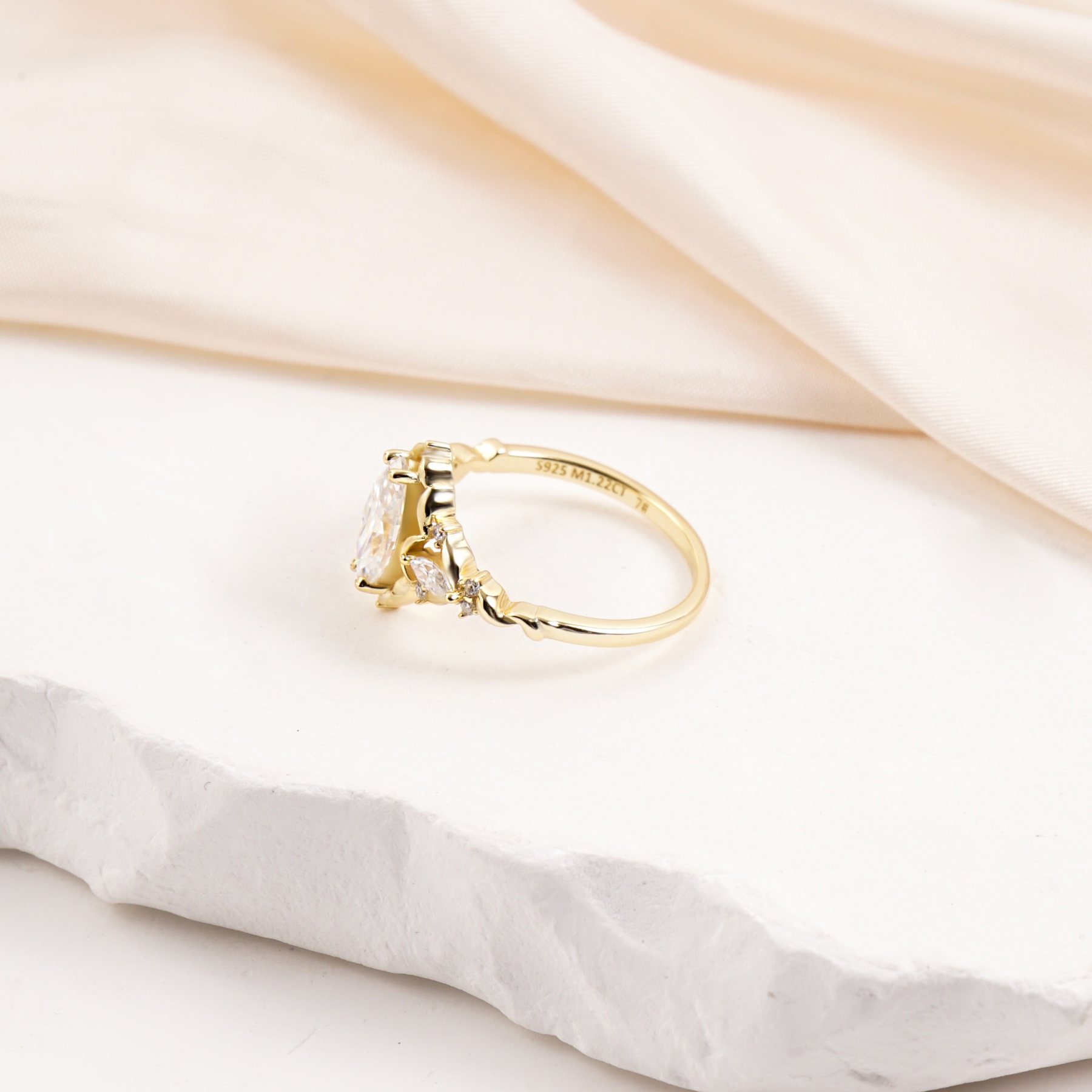 14k Gold-Plated 1ct Vintage Marquise Cut Engagement Ring Synthetic Moissanite Ring Jewelry S925