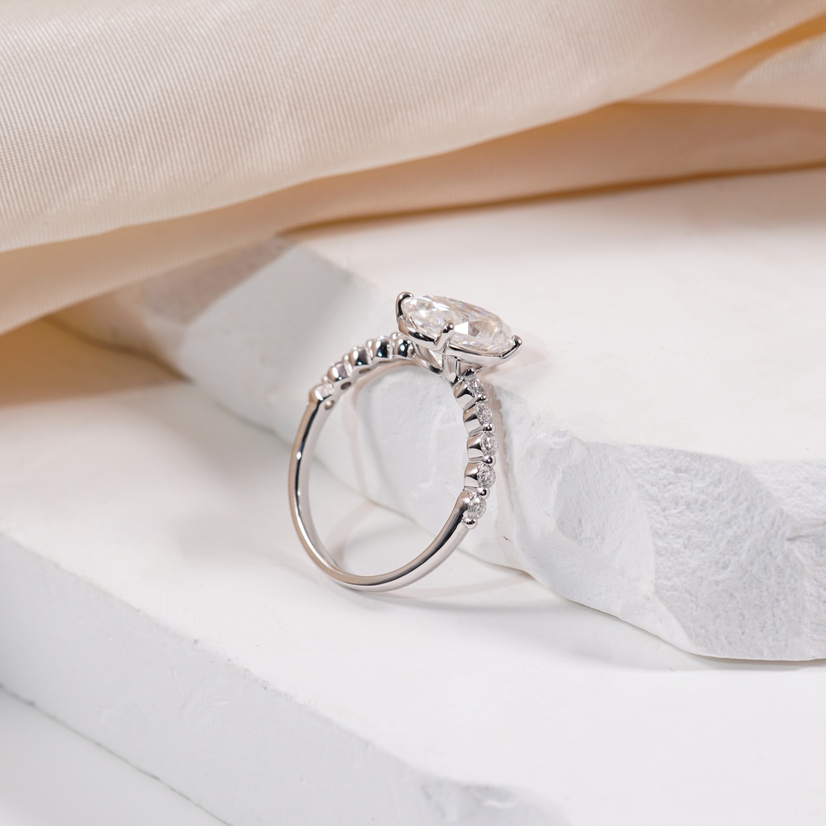 2.7ct Elegant Written in the Stars Engagement Wedding Ring Oval Cut Synthetic Moissanite Ring S925 Sterling Silver Band Ring Jewelry