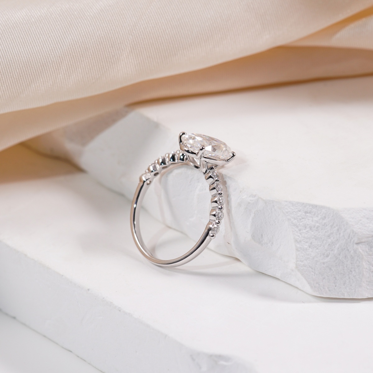 2.7ct Elegant Written in the Stars Engagement Wedding Ring Oval Cut Synthetic Moissanite Ring S925 Sterling Silver Band Ring Jewelry