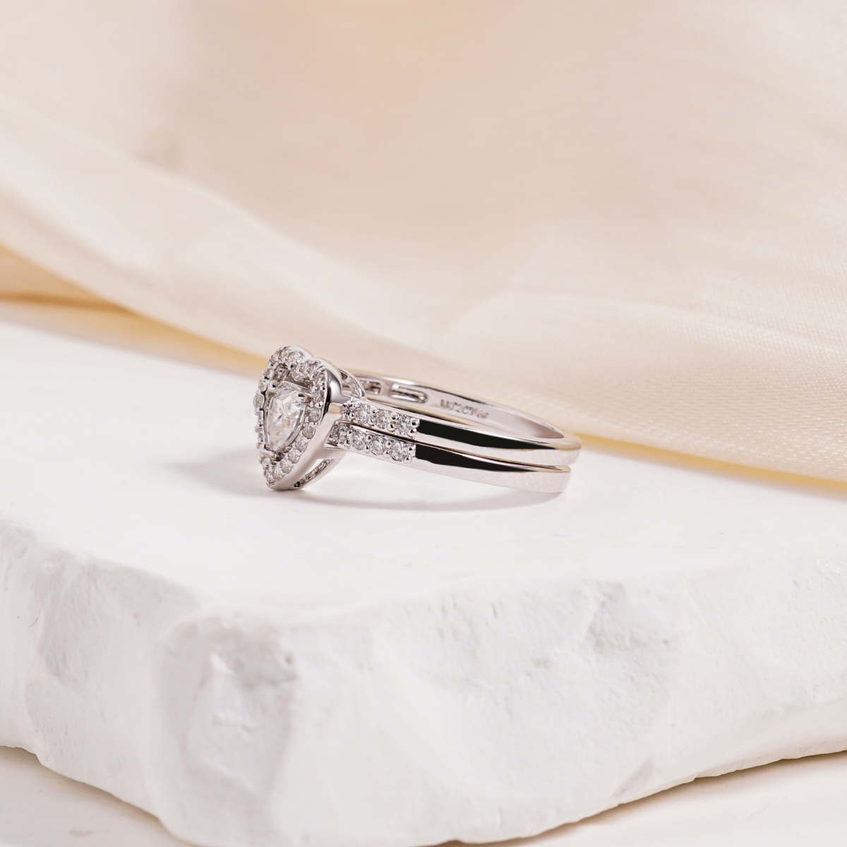 Halo Heart Cut Ring Set Heart Pair Stacking Ring Band D Color VVS Synthetic Moissanite Ring Jewelry Copper Band Wedding Band Engagement Ring Set Promise Ring Women's Ring for Engagement, Wedding Anniversary & Valentine's Day Gifts