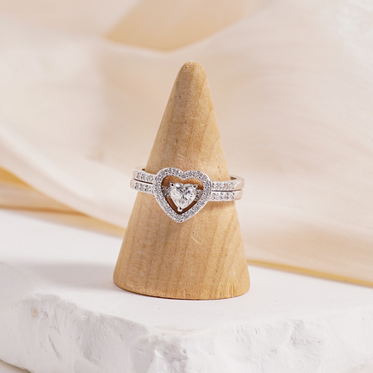 Halo Heart Cut Ring Set Heart Pair Stacking Ring Band D Color VVS Synthetic Moissanite Ring Jewelry Copper Band Wedding Band Engagement Ring Set Promise Ring Women's Ring for Engagement, Wedding Anniversary & Valentine's Day Gifts