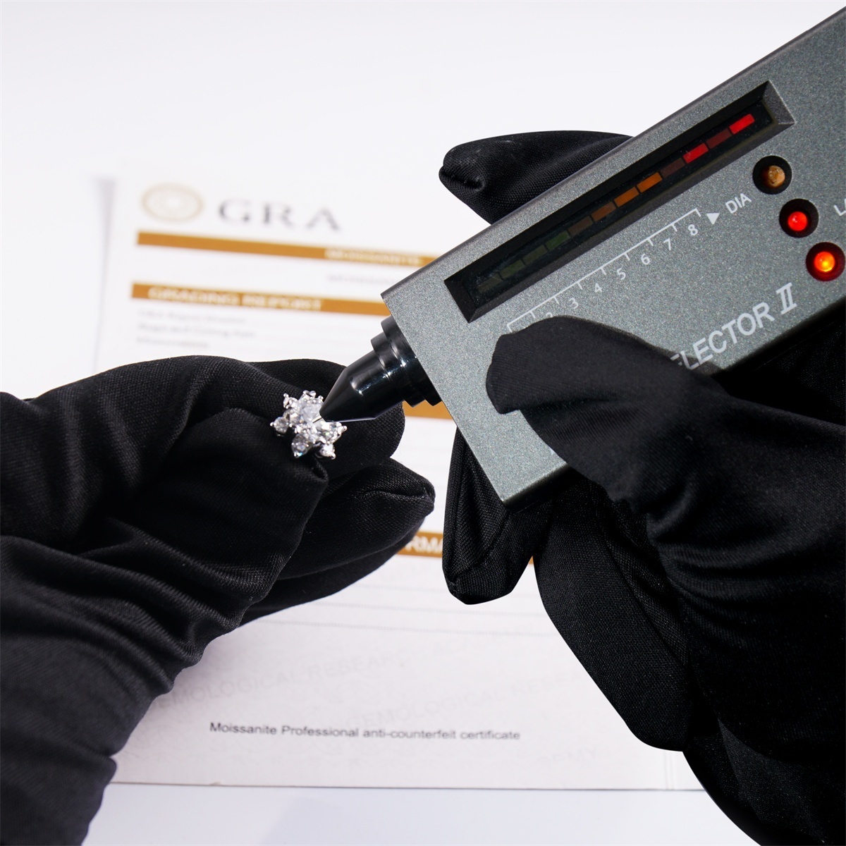 Delzzad 0.5-2ct Snowflake Stud Earrings Synthetic Moissanite Copper Studs Earrings Jewelry Ideal Gift for Any Occasion Birthday Christmas Gifts Wedding Engagement Anniversary Party Gift