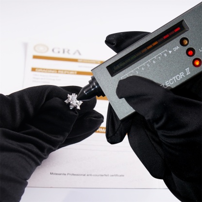 Delzzad 0.5-2ct Snowflake Stud Earrings Synthetic Moissanite Copper Studs Earrings Jewelry Ideal Gift for Any Occasion Birthday Christmas Gifts Wedding Engagement Anniversary Party Gift