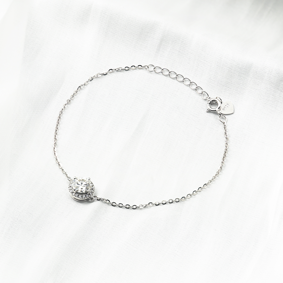 1ct Round Synthetic Moissanite Halo Bracelet S925