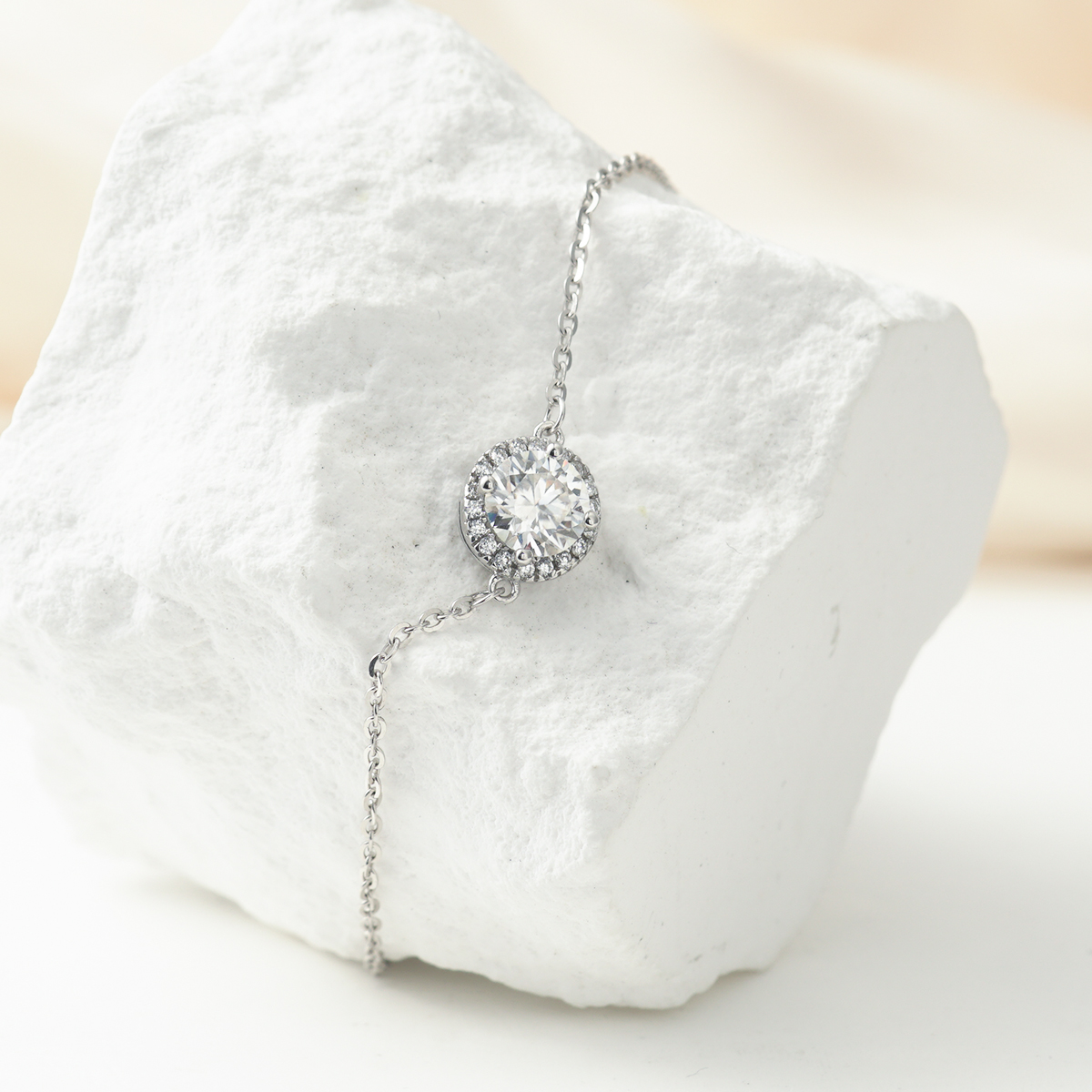 1ct Round Synthetic Moissanite Halo Bracelet S925