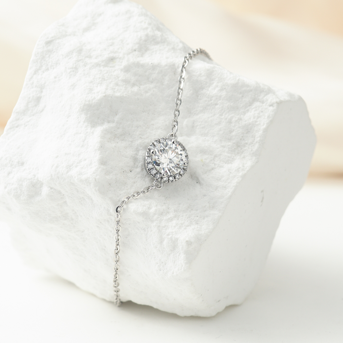 1ct Round Synthetic Moissanite Halo Bracelet S925