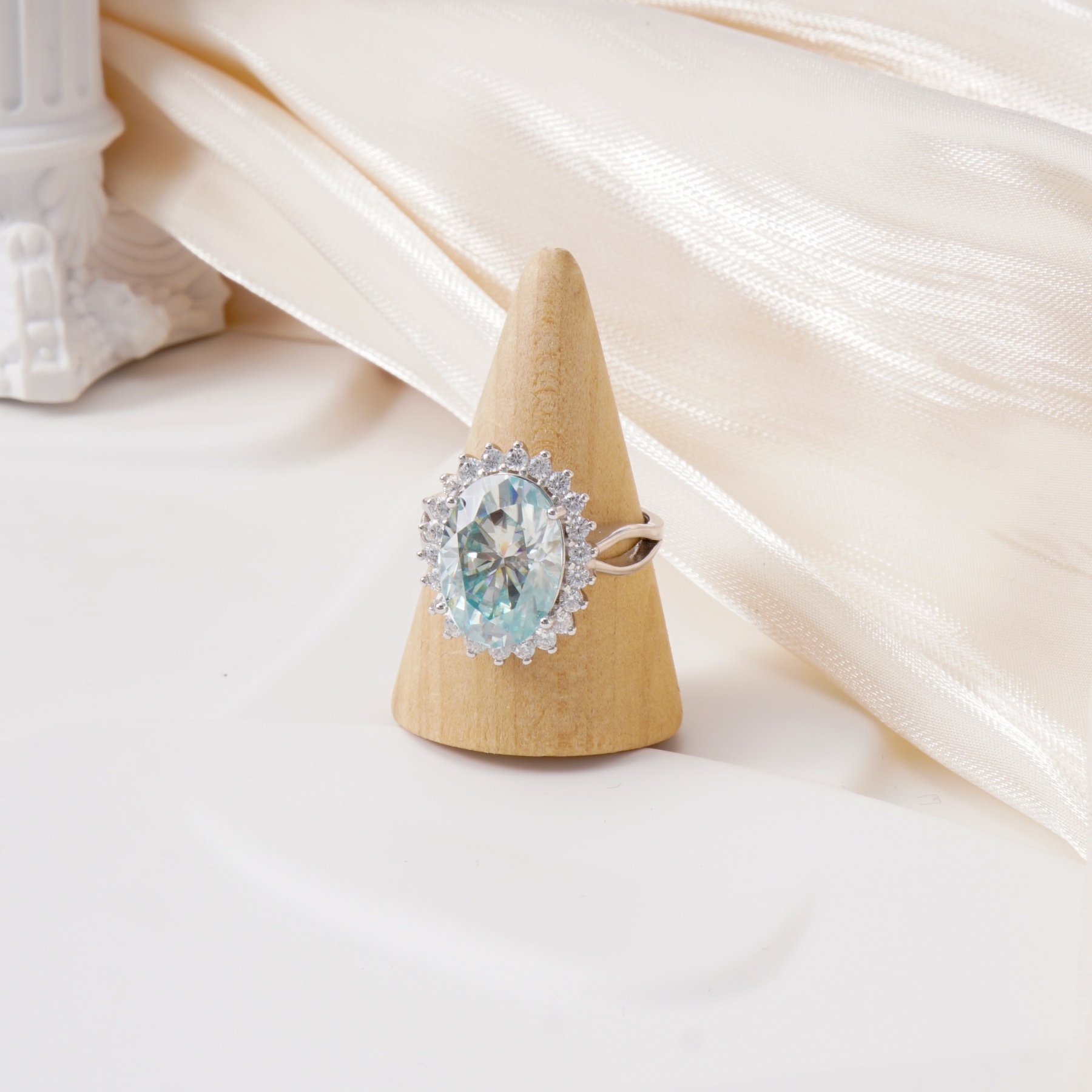 1ct Oval Flower Ring Synthetic Moissanite Ring S925