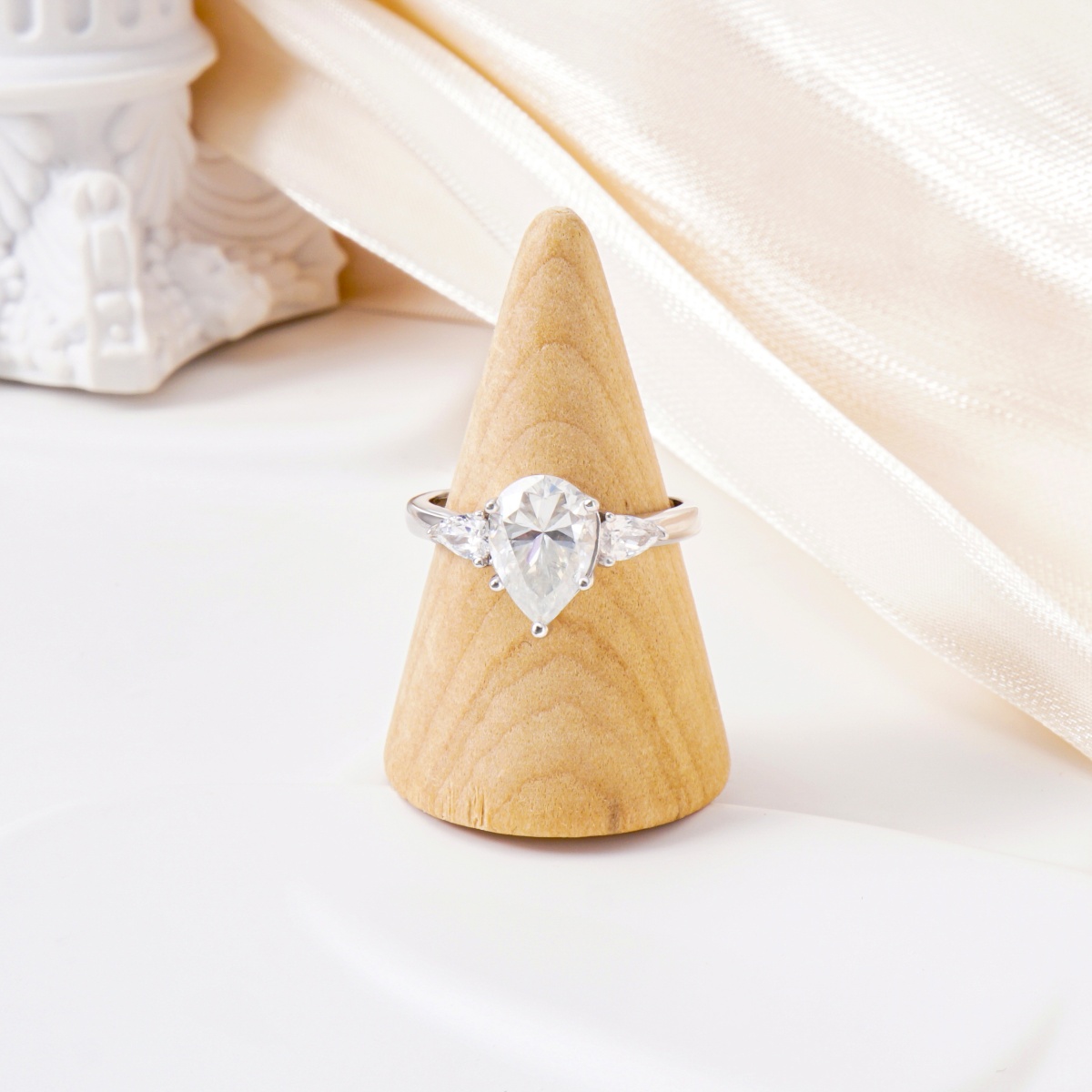 2.7ct Pear Synthetic Moissanite Ring S925