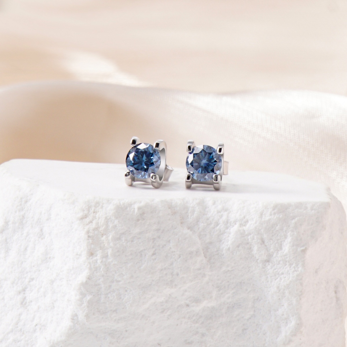 0.5ct Round Synthetic Moissanite Stud Earrings S925