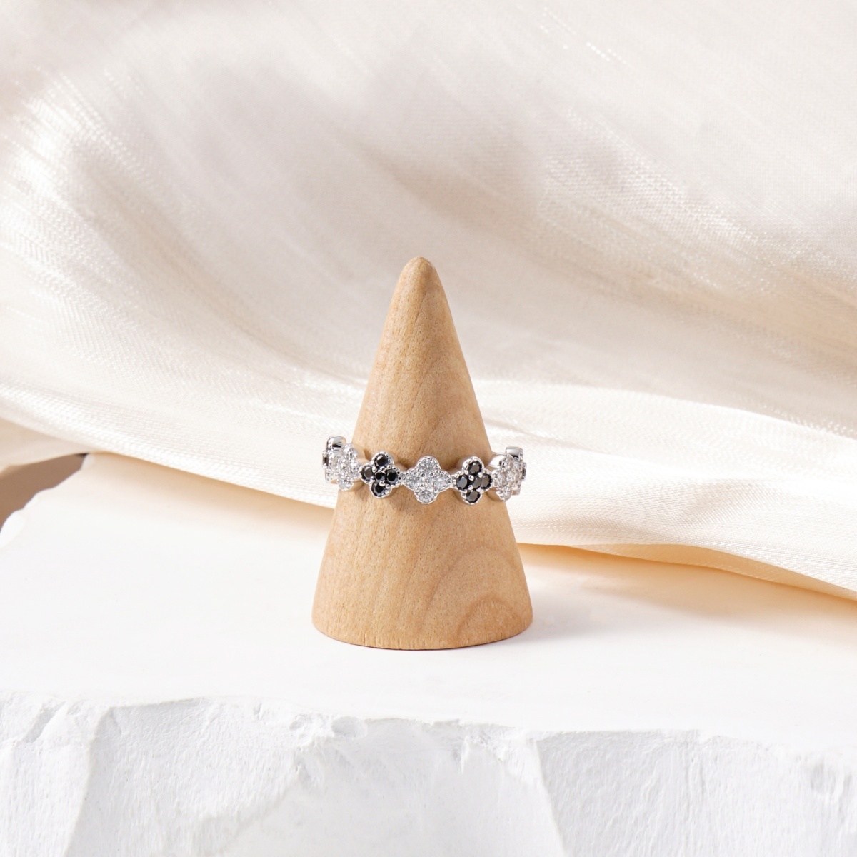 Delzzad 0.6ct Luxury Floral Eternity Band Cluster Ring Synthetic Moissanite Wedding Bands Ring S925 Sterling Silver Moissanite Jewelry Perfect Birthday Engagement Wedding Anniversary Gift