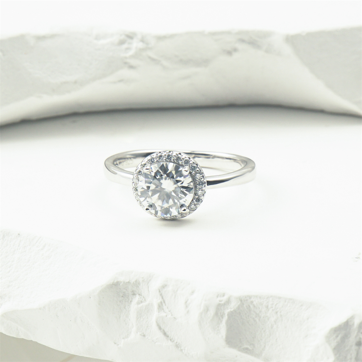 Solitaire Halo Ring Synthetic Moissanite Engagement Ring S925 Sterling Silver Moissanite Jewelry Perfect Gift