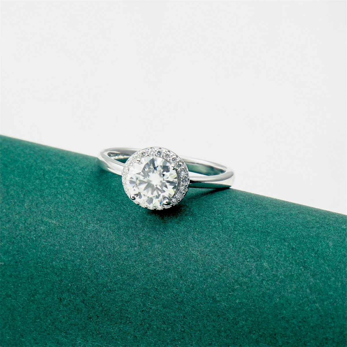 Solitaire Halo Ring Synthetic Moissanite Engagement Ring S925 Sterling Silver Moissanite Jewelry Perfect Gift