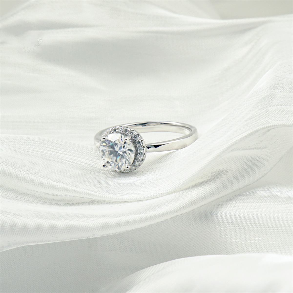 Solitaire Halo Ring Synthetic Moissanite Engagement Ring S925 Sterling Silver Moissanite Jewelry Perfect Gift