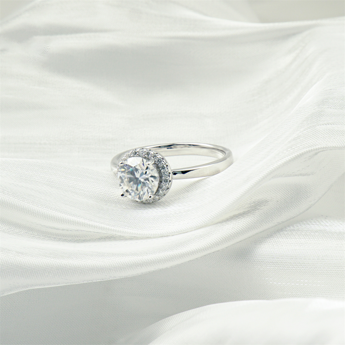 Solitaire Halo Ring Synthetic Moissanite Engagement Ring S925 Sterling Silver Moissanite Jewelry Perfect Gift