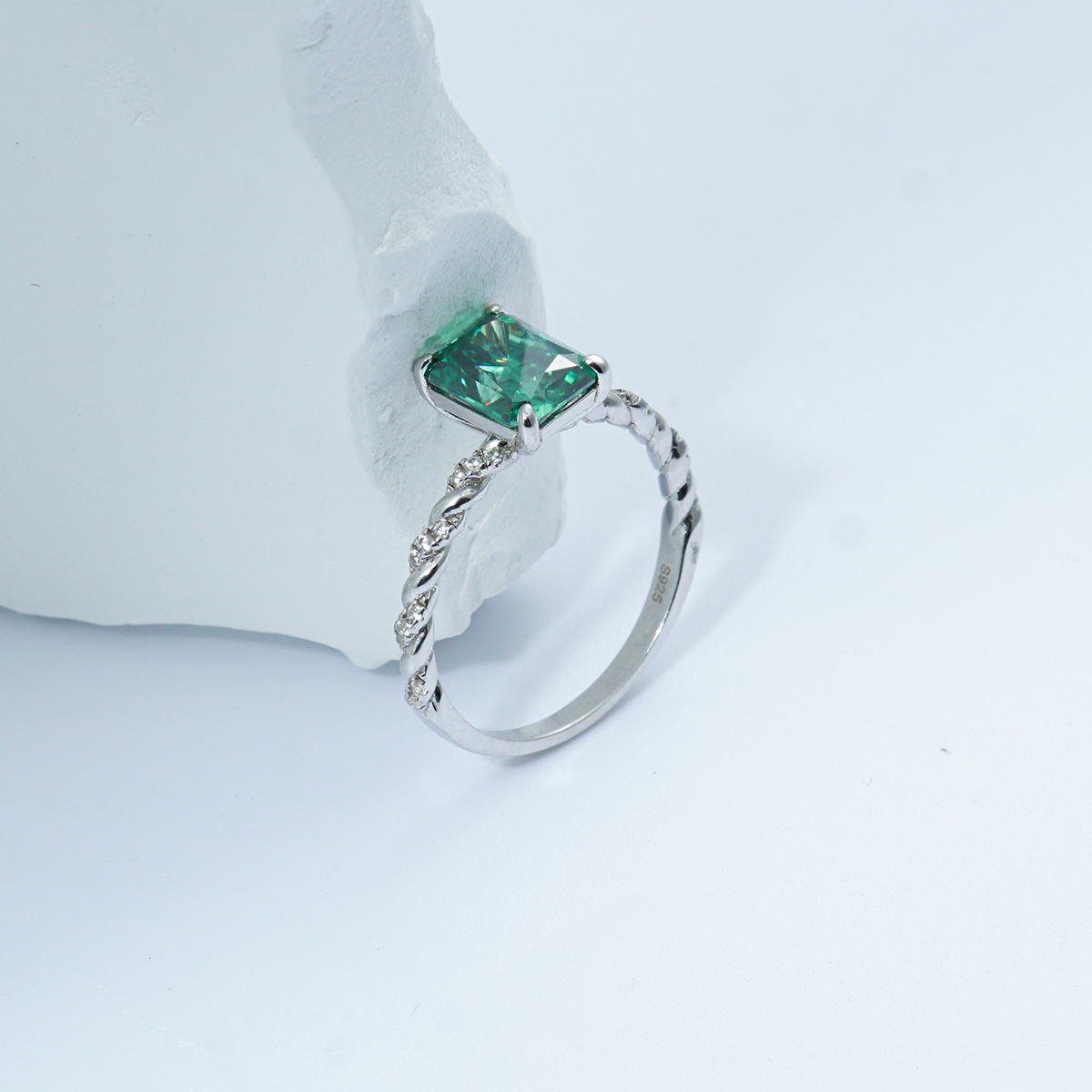 3ct Radiant Synthetic Moissanite Solitaire Twist Band Ring In 925 Sterling Silver